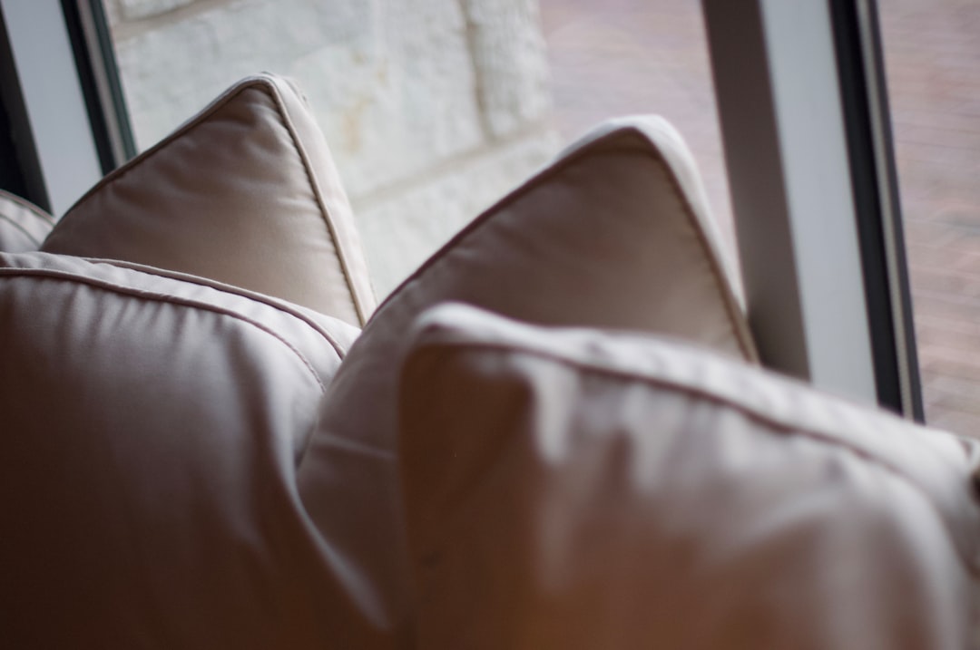 Daydreamnest.com: Elevate Your Travel Experience with Our Pillows